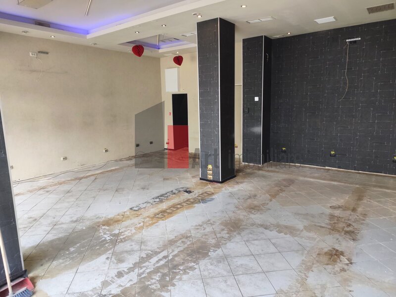 Giulesti, spatiu comercial de inchiriat.